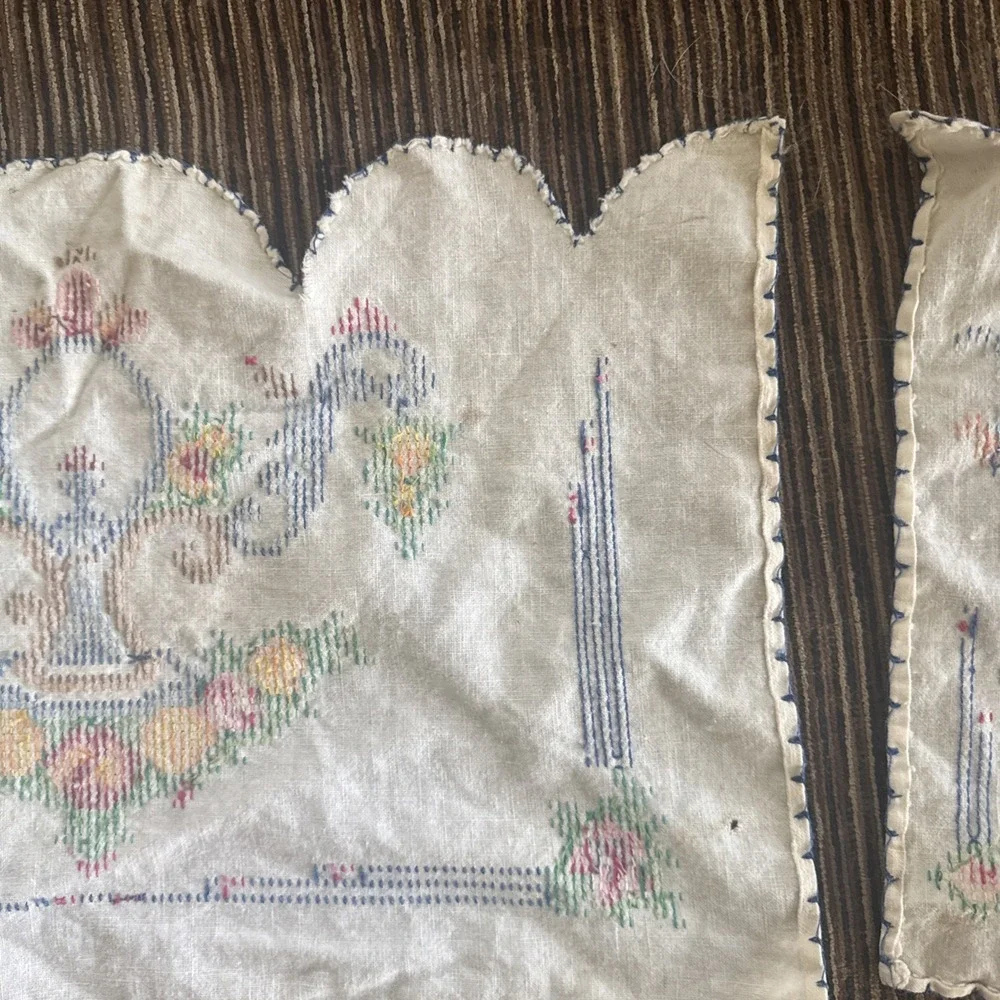 Handmade Cross-Stitch Linen Chair Back & Armrest Cover Set Vtg Scalloped Doilies